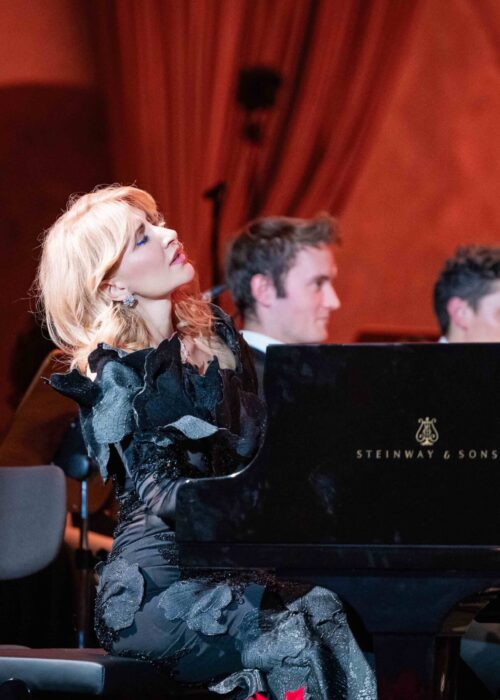 Donka auf der Bühne (@ Mathias Gamper)